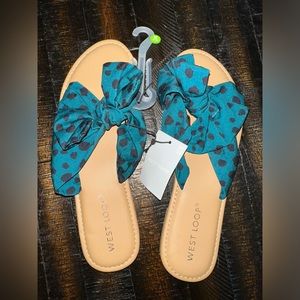 Women’s West Loop Teal And Navy Polka Dot Sandals Size Medium 7/8